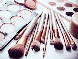 ¿Qué productos no pueden faltar en tu makeup?